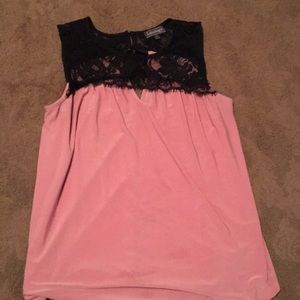 Short sleeved shirt.
